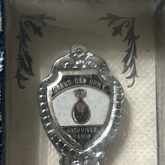 Grand Ole Opry Nashville Tennessee collectible spoon. - Picture 2 of 3